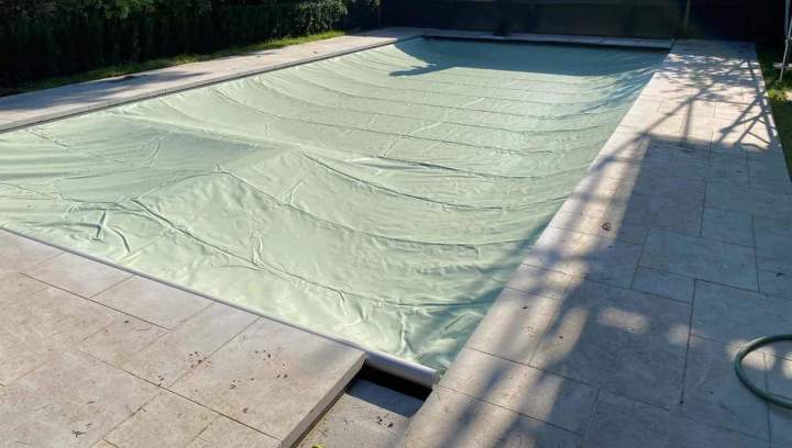 Pool tarpaulin installation Montreal