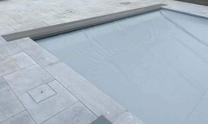 Pool cover supplier Montreal
