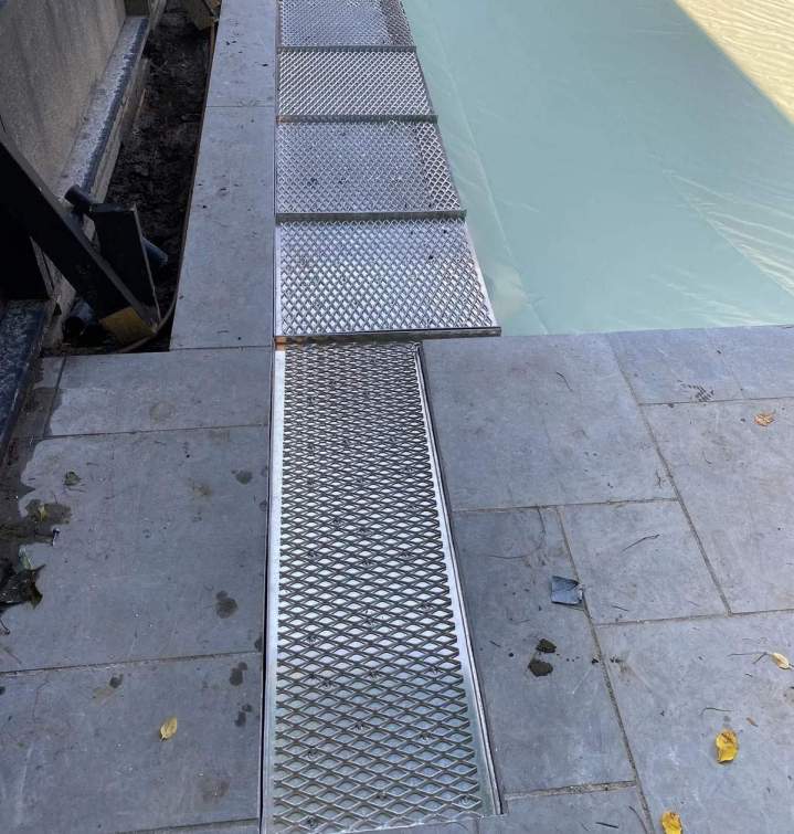 Des accessoires en inox conçus pour votre piscine